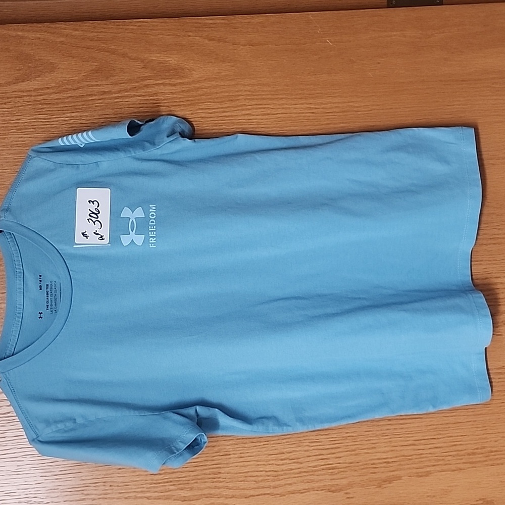 Under Armour T-Shirt womens m great condition number 3063